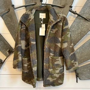 NWT | Thread & Supply Camo Sherpa Jacket Size Small